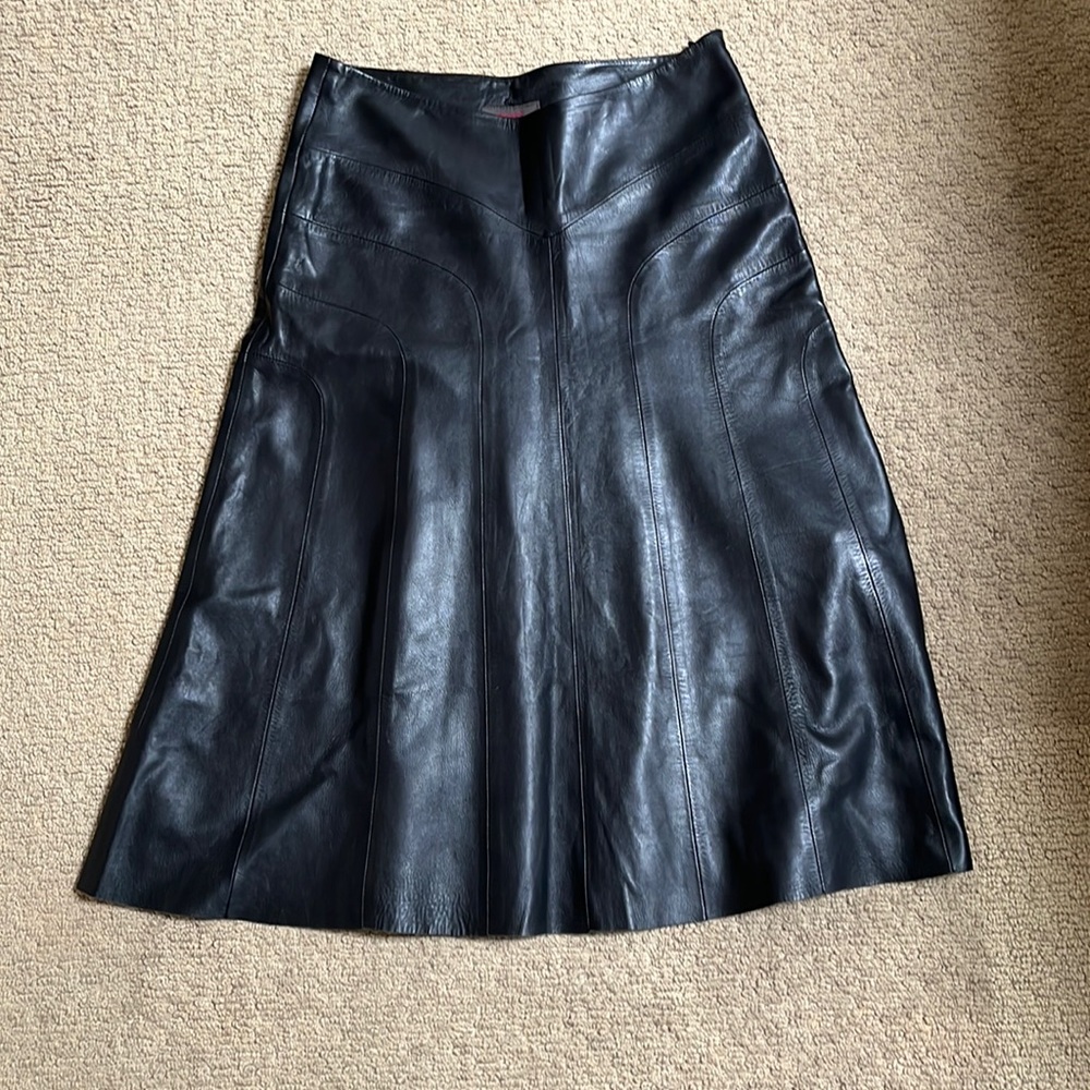 black REISS leather pencil skirt🖤